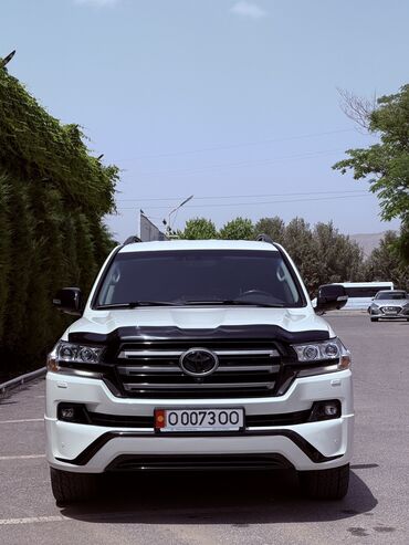 голыф 4: Toyota Land Cruiser: 2017 г., 4.6 л, Типтроник, Газ, Внедорожник
