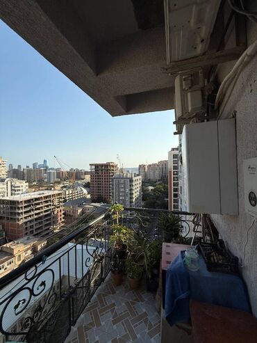 Yeni tikili: 3 otaqlı, Yeni tikili, m. 28 may, 125 kv. m — 2