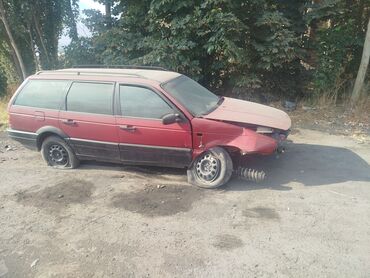 легковой машина: Volkswagen Passat CC: 1992 г., 1.8 л, Механика, Бензин, Универсал