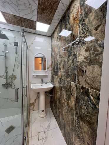 Uzunmüddətli kirayə mənzillər: 🏠 TƏCİLİ – 4 OTAQLI mənzil kirayə verilir. 📍 Gəncə prospekti, bina — 12