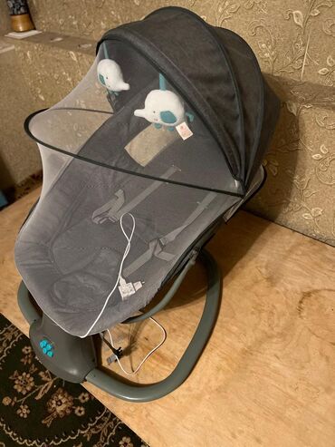 электрический качеля: Детский шезлонг, Б/у, Электронная, Другой материал, цвет - Серый