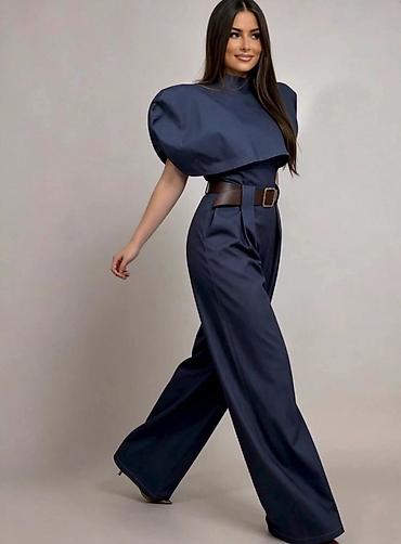 eudora mini: Ženski set – tamnoplavi top sa naglašenim ramenima + široke pantalone — 1
