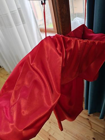 Женская одежда: Qırmızı midİ paltar – kvadrat dekolteli, şiş puff qol, beli vurğulayan — 5