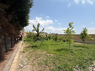 ev satdiq: 4 otaqlı, 1 kv. m, Yeni təmirli — 10