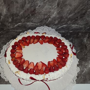 Кондитерские изделия, сладости: Закажите торт для особого случая. Доступны торты с различными — 3