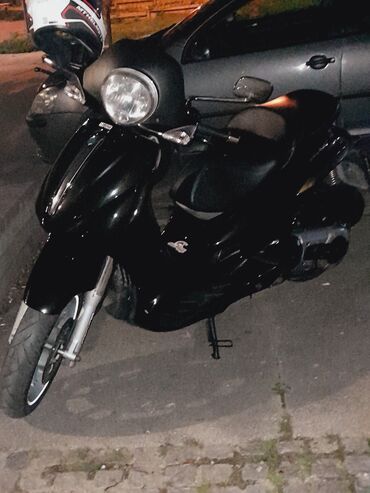 crna sa: Ostali motocikli i skuteri