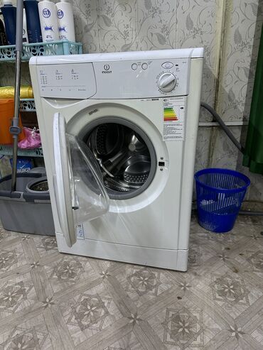 буу холадилник: Стиральная машина Indesit, Б/у, Автомат, До 6 кг