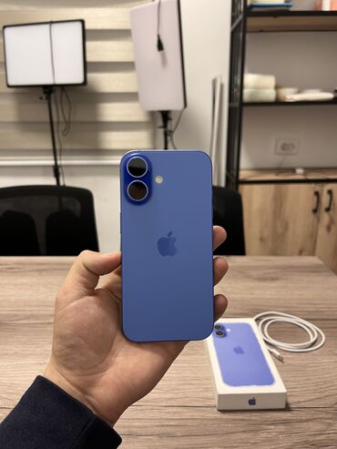 Apple iPhone: IPhone 16, Новый, 128 ГБ, Blue Titanium, Зарядное устройство, Кабель, Коробка, 100 %