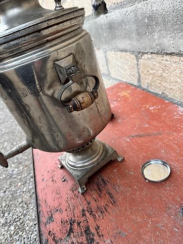 Qədim samovarlar: Məhsul: Köhnə tip samovar (kömür/odunla işləyən) Təsvir: - Material — 5
