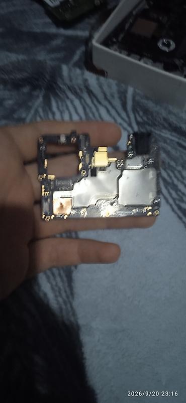 honor 400 qiyməti: Məhsul: Smartfon ana platası (mainboard) Təsvir: - Tam komple ana — 2