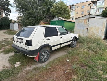 ролс ройс машина: Белый хэтчбек Volkswagen Golf III с пятью дверями. Задние стекла имеют