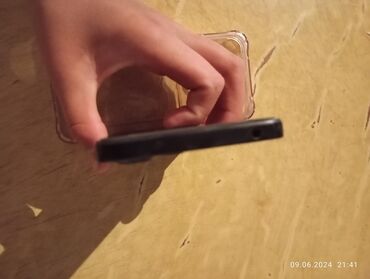 зарядник для телефона: Xiaomi, Redmi 12, Б/у, 128 ГБ, цвет - Черный, 2 SIM