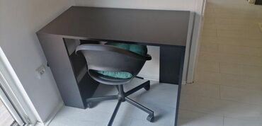 Stolovi: Radni Sto 24 📦 Cena: 8850din 🛠️ Materijal: Univer debljine 18mm u — 2