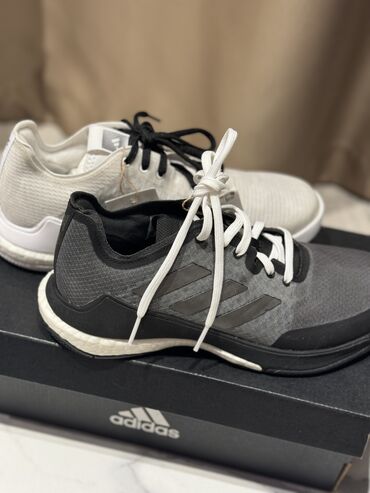 сделайте подарок своим близким: Продам новые уникальные кроссовки CRAZYFLIGHT от adidas, оригинал