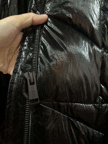 Kurtkalar: GUESS parlaq kurtka mirror effect Az geyilib heç bir defekti yoxdur — 7