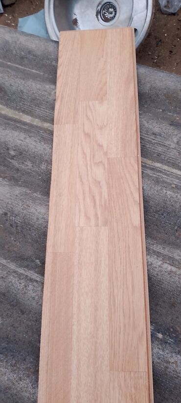 Quruducular: Məhsul: Laminat döşəmə panelləri - Rəng/naxış: Təbii açıq palıd