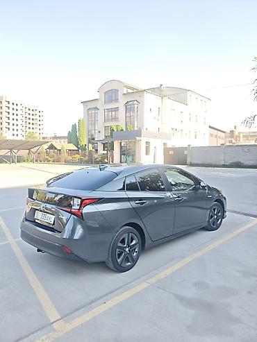 go park: Toyota Prius: 2020 г., 1.8 л, Вариатор, Гибрид, Хэтчбэк — 6