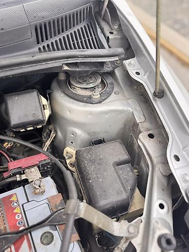 ist: Toyota Ist: 2003 г., 1.3 л, Автомат, Бензин, Хэтчбэк — 10