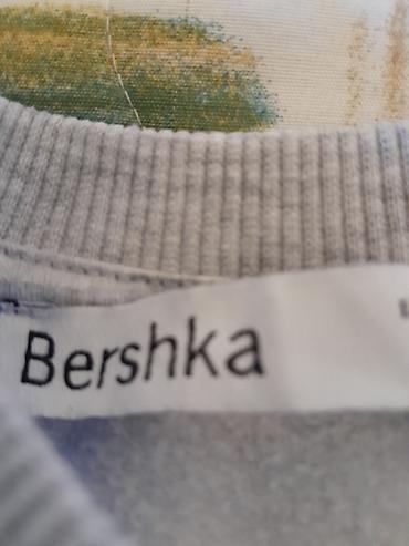 topdan geyim: Bershka sweatşört - Rəng: açıq boz (melanj) - Model: ön hissədə iri — 3