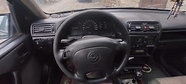 opel babin: Opel Vectra: 1.6 l | 1995 il 400000 km Sedan — 5