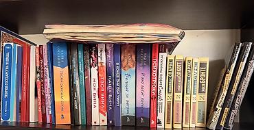 Продаю 1 книга 250-350 сом Помогите освободить полки для новых