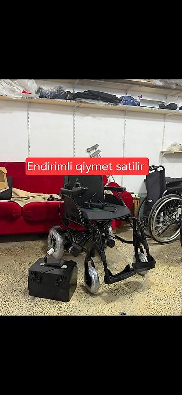 arabası: Elektrikli təkərli kreslo - Joystick idarəetmə paneli ilə asan sürüş — 1