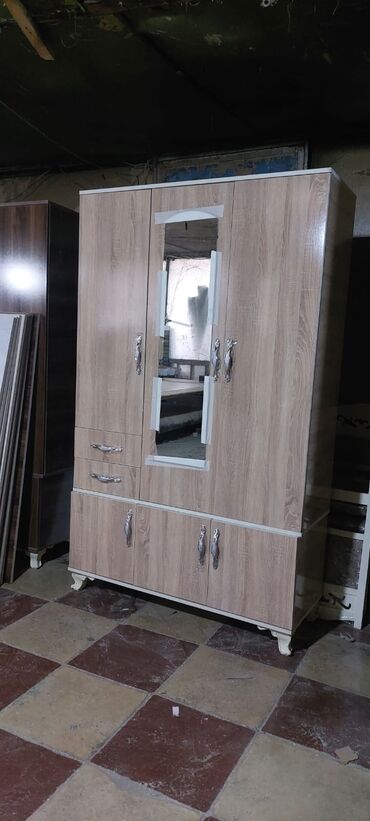 Dolablar: Yeni, Açılan, 3 qapılı Düz dolab, Dolab-asılqan, Azərbaycan — 23