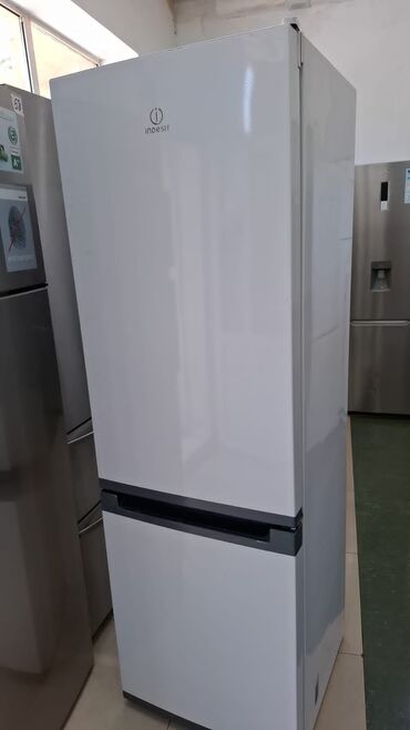 Техника для напитков: 2 двери Indesit Холодильник Продажа, цвет - Белый