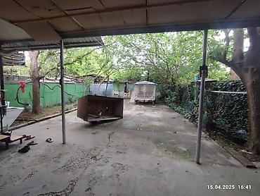 Həyət evi alıram: Satılır: həyət evi - Torpaq: 4 sot - Həyətyanı sahə: naves (örtülü — 9