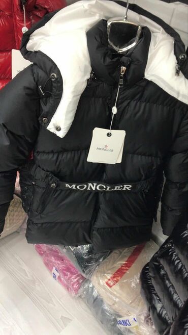 Zimske jakne: Ženska, markirana jakna
Uvoz Turska
s, m, l, xl, 2xl
9.700 din — 6