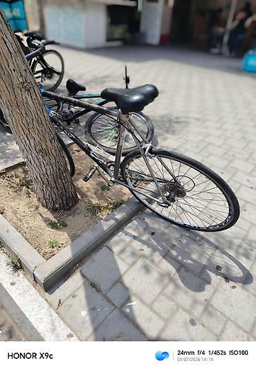 velo 28: Şosse velosipedi – Look markalı çərçivə Xüsusiyyətlər: - Şosse tipli — 2