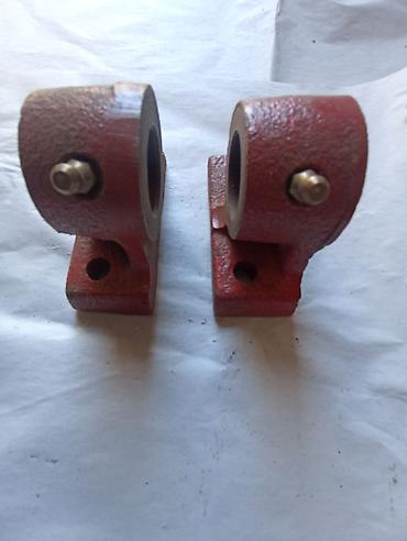 Tools & Equipment: Dva mala kućišta sa slike,rupa za osovinu fi 26 mm, stopice 36 mm x 80 — 2
