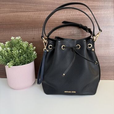 mona zenske torbe: Torba za rame, Michael Kors, Materijal: Koža