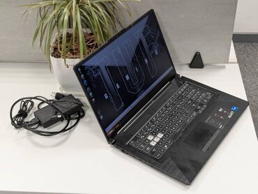 ASUS: ASUS 17.3 ", Intel Core i5, 1 TB