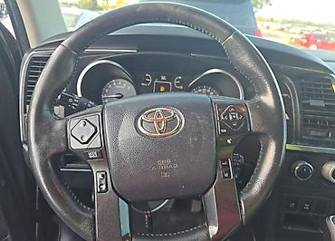 rav4 se: Toyota Sequoia: 2020 г., 5.7 л, Автомат, Бензин, Внедорожник — 10