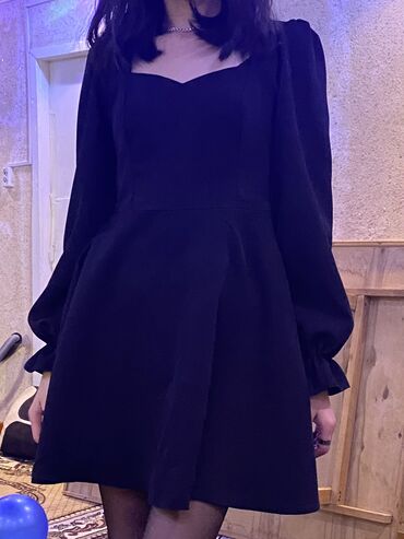платья черный: Повседневное платье, Зима, Короткая модель