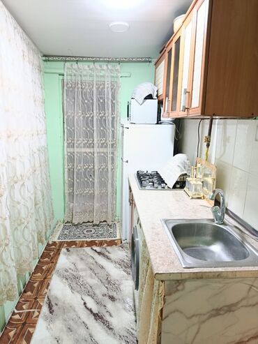 Uzunmüddətli kirayə mənzillər: SATILIR. Nizami metrosu, kubinkada heyet evi satılır . Bir heyetin — 17