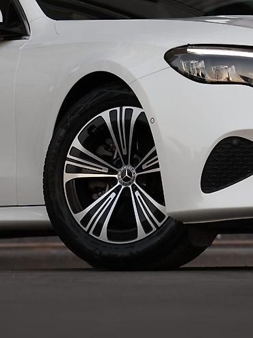 byd e6: Mercedes-Benz E-Class: 2025 г., 2 л, Автомат, Бензин, Седан — 6