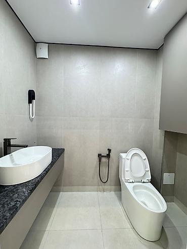 Продажа коттеджей и домов: Срочно! 2-этажный дом в стиле хай-тек Район: ЖМ Арча-Бешик Площадь — 16