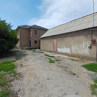 2 8: Продаётся двухэтажный кирпичный дом с приусадебным участком. Общая — 3