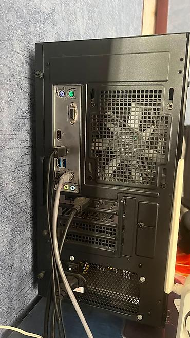 Masaüstü kompüterlər və iş stansiyaları: PC: * i5-12400F * RTX 4060 8GB * 16GB DDR4 RAM * 1TB Kingston NVMe — 5