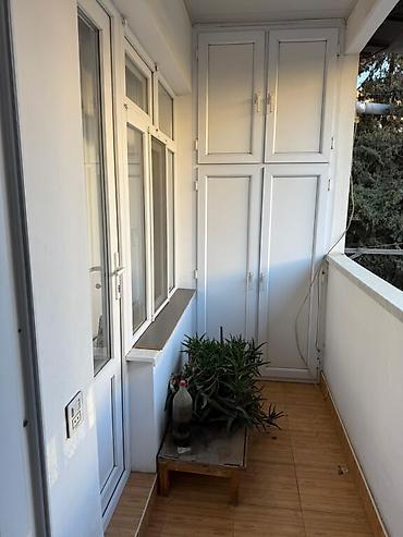 Mənzillər: Əhmədli Bakı kinoteatrı yaxınlığında 9/3, orta bulok 3 otaqlı tam — 10