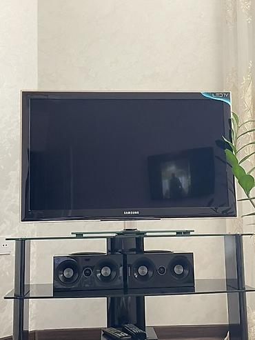 TV altlığı: Samsung LED TV + akustik sistem dəsti - Ekran: Samsung LED TV — 1