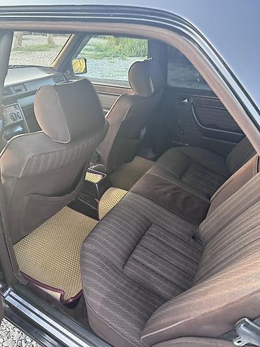 x class: Mercedes-Benz W124: 1989 г., 2.3 л, Автомат, Бензин, Седан — 8