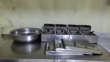 кухонный набор для кухни: Стол нержавейка(2.10/1.10) Две фритюрницы по 12литров 4разноса,2