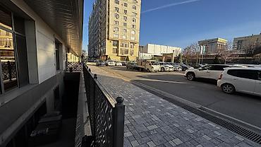 Продажа магазинов: Продажа магазинов В жилом доме, 415 м², Готовая ПСО (под самоотделку), С санузлом, Цокольный этаж этаж — 25