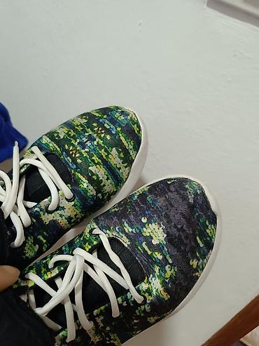 Patike: Reebok patike sa šarenim printom i kaišem na čičak - Model: visoke — 11