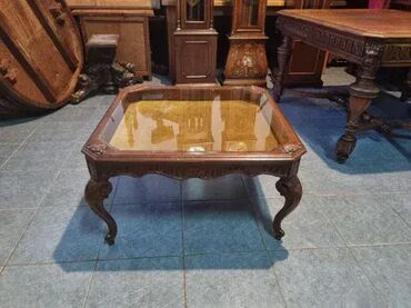 Stilski klub stolovi: Stocic u dobrom stanju Duzina i sirina 80 cm Visina 45 cm na lalafo.rs — 4 Stilski klub stolovi: Stocic u dobrom stanju Duzina i sirina 80 cm Visina 45 cm — 4