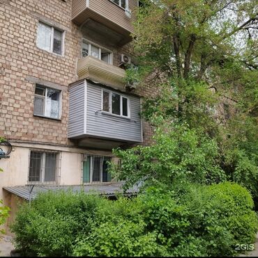 3 х комнатные квартиры в бишкеке: 3 бөлмө, 54 кв. м, Жеке план, 3 кабат, Эски ремонт