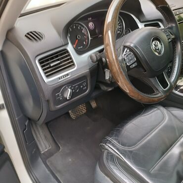 Volkswagen: Volkswagen Touareg: 3.6 l | 2011 il Ofrouder/SUV — 3